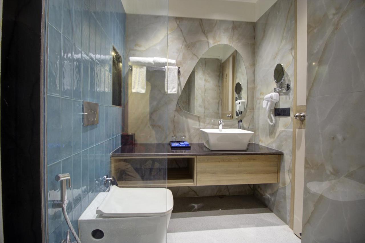 Faizābād Cygnett Collection K K Hotel מראה חיצוני תמונה