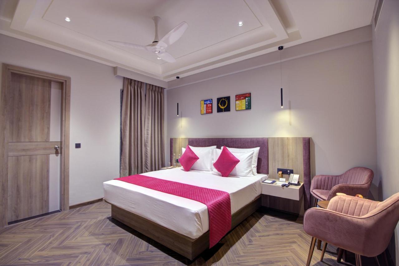 Faizābād Cygnett Collection K K Hotel מראה חיצוני תמונה